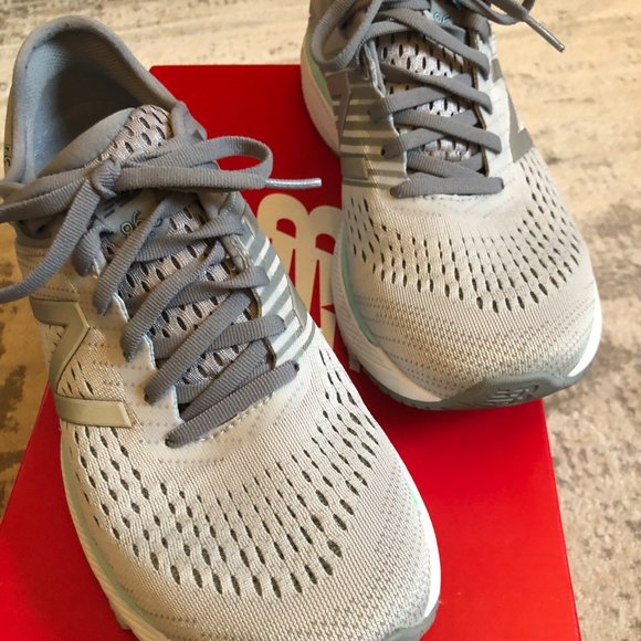 New Balance 860 v10 Running Shoes 9.5 D (Wide) Stability - WORN ONCE - Picture 5 of 9